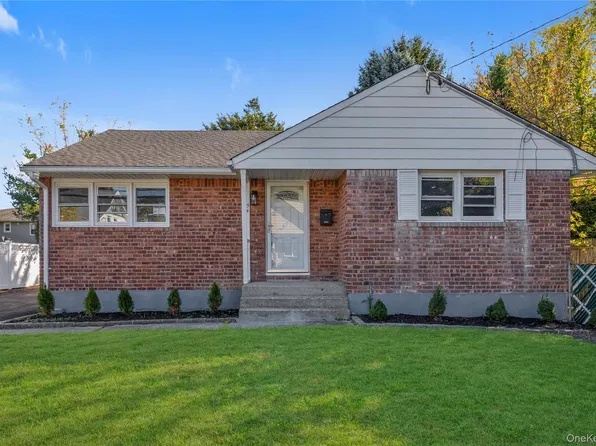 54 S 1st Street, Bethpage, NY 11714