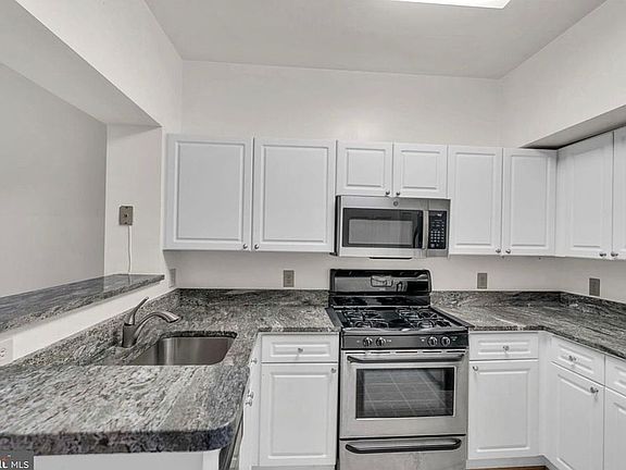 2nd image of 2102 Highcourt Ln APT 203