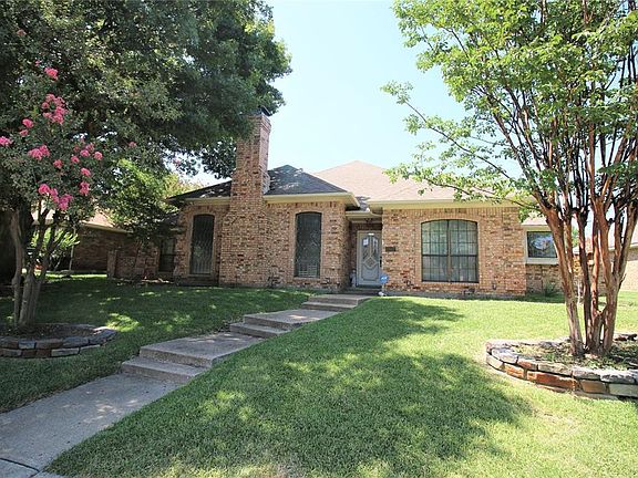2nd image of 2817 Grand Oak Dr