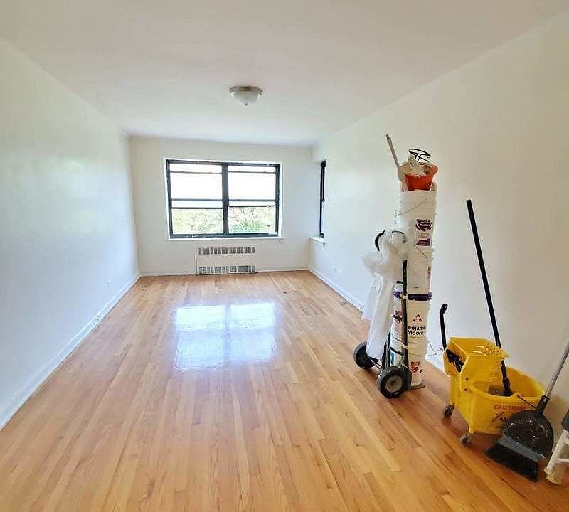 1st image of 38 Saint Pauls Pl #5C
