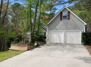 2072 Amberly Crossing Ln, Dacula, GA