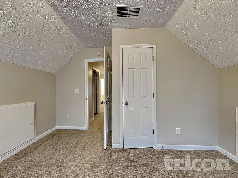 417 Carrie Ct — Photo 12