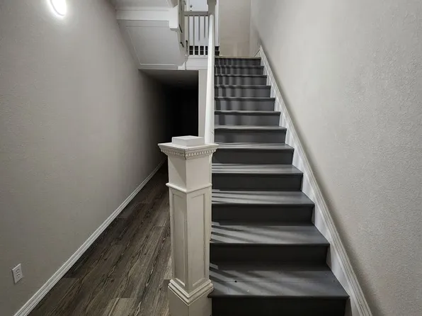 121 W Pleasant St, Aurora, MO