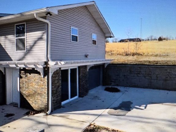 2nd image of 874 Kodak Rd