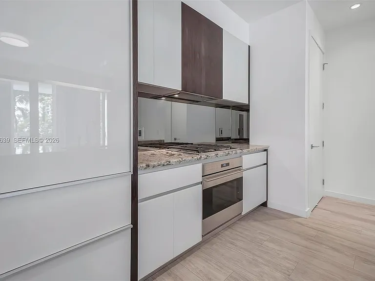 2831 S Bayshore Dr #402 — Photo 10
