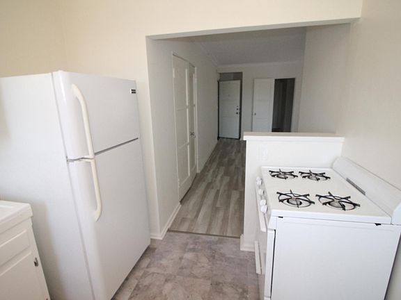 5th image of 5944 Melrose Ave #4