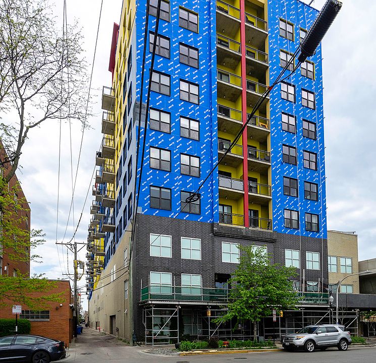 1st image of 1122 W Catalpa Ave APT 603