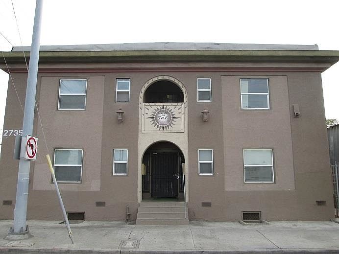 1st image of 2735 Commercial St APT 6