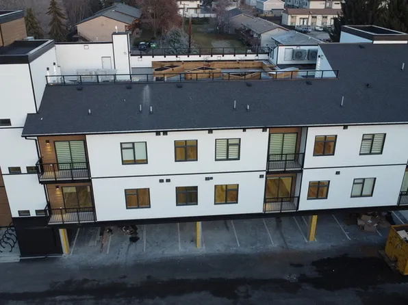 320 Mills Rd #6, Kelowna, BC V1X 4G8