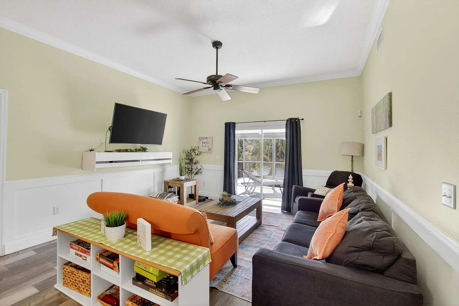 4 bed, 2.0 bath, 1700 sqft, $7,077 — Photo 4