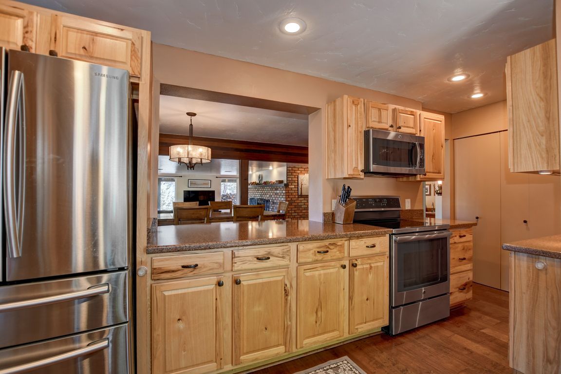 011_Quartz Counter tops