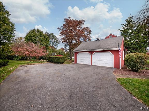 4th image of 1430 Dartmouth Dr