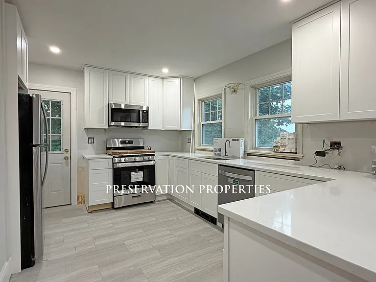 21 Milton Ave — Photo 1