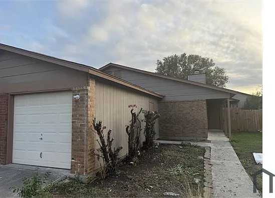 2 bed, 990 sqft, $1,400 — Photo 1