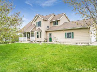 569 Leonard Rd, Grand Rapids, MI 49534