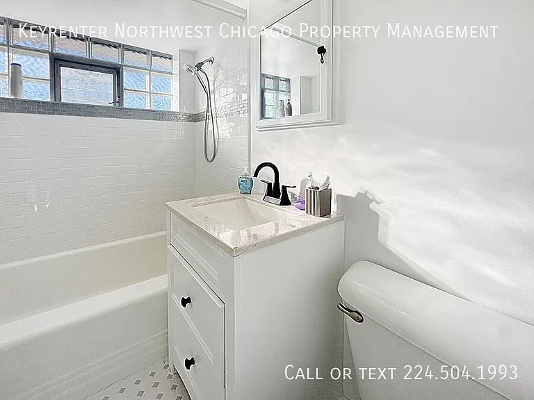 332 N Smith St #2 — Photo 7