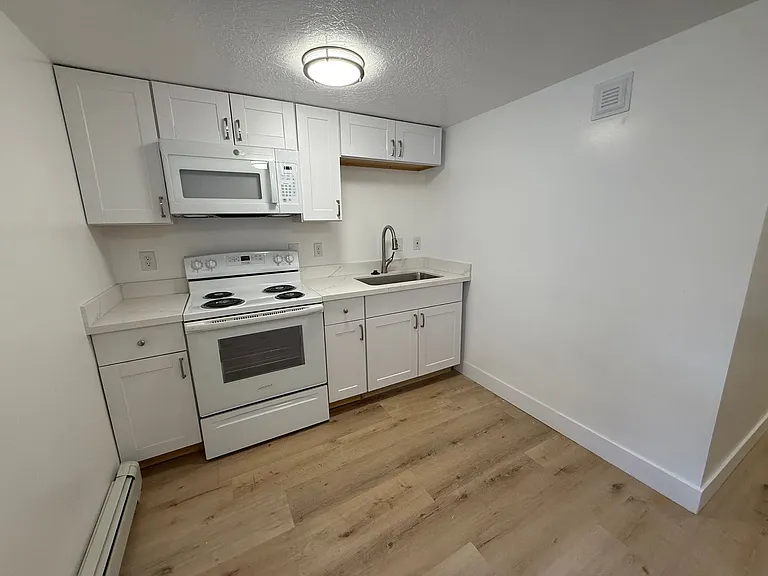 887 E 1st Ave — Photo 23