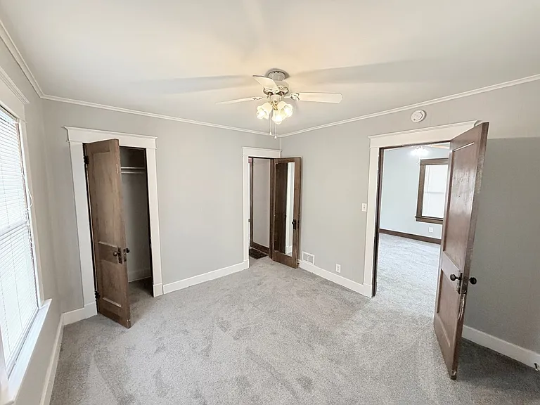 1217 N Spring St — Photo 3