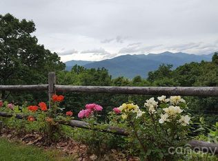 126 Wildflower Cove Dr, Swannanoa, NC 28778