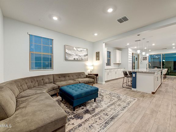 3rd image of 1091 E Marlin Dr