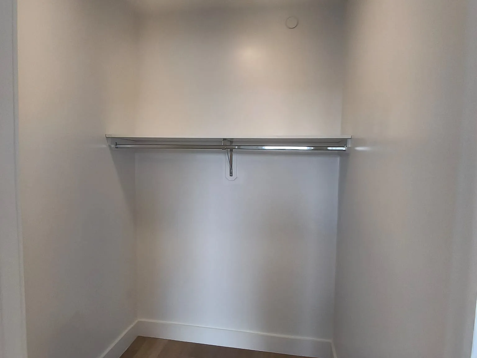 1 bed, $2,475 — Photo 4