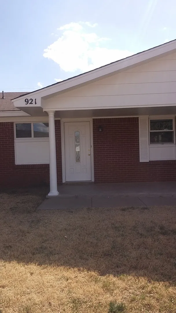 Completely Updated Home Move In Ready — Photo 2