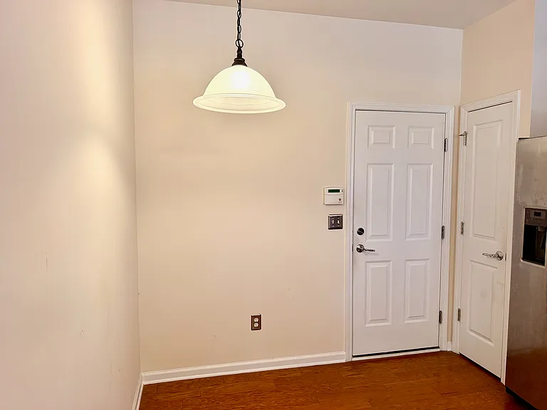 1004 Corwith Dr — Photo 4