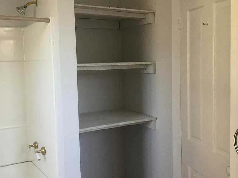 810 N Oak St — Photo 14
