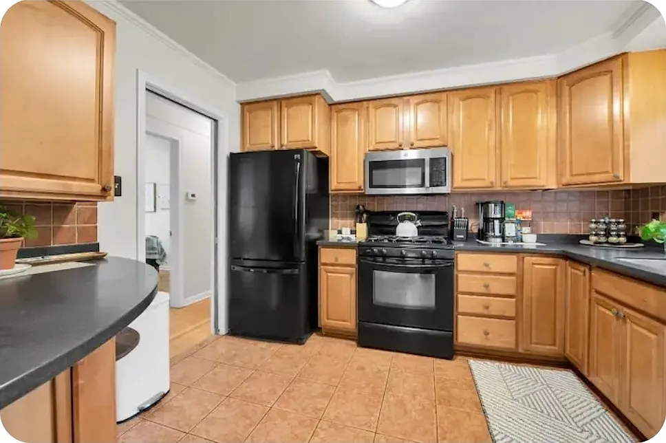 3 bed, 1357 sqft, $5,000 — Photo 4