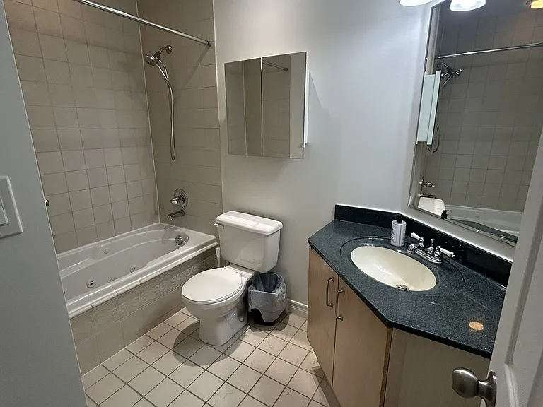 1 Leaside Park Dr #408 — Photo 8