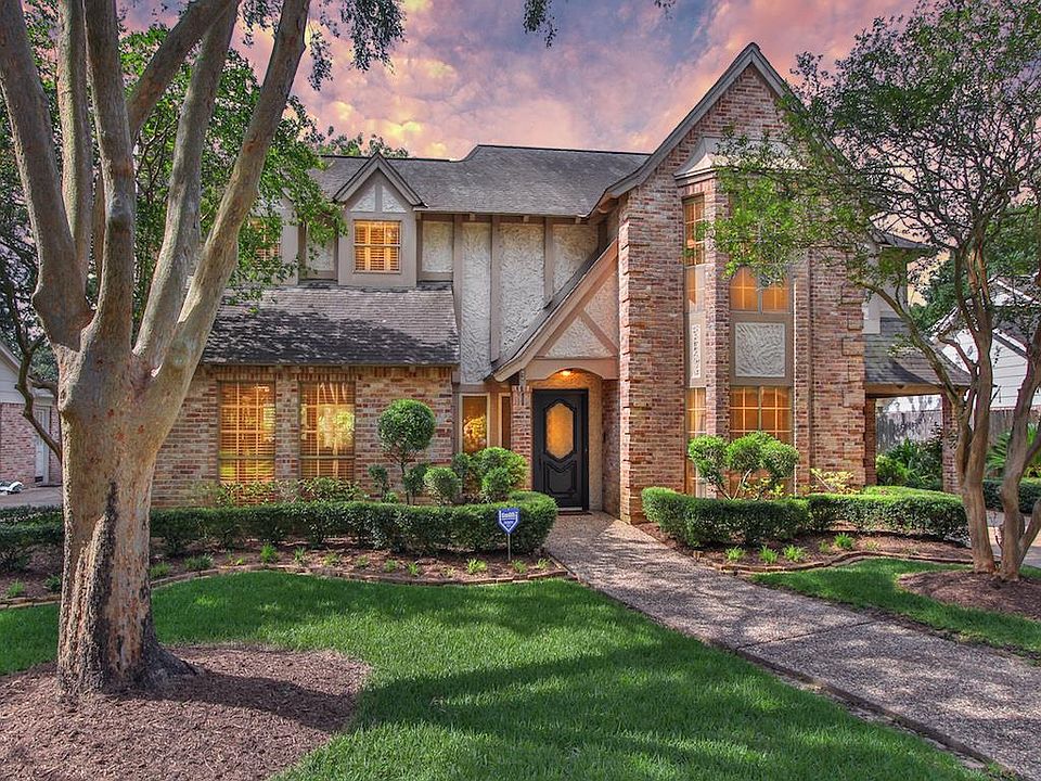 1st image of 20723 Chestnut Hills Dr