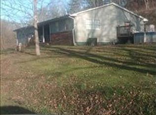 896 Buffalo Creek Rd, Huntington, WV 25704