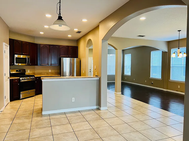 365 James Cir — Photo 5