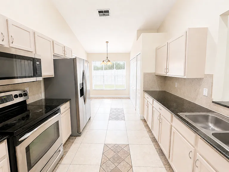 4201 Pine Isle Dr — Photo 6