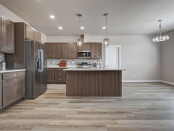 4th image of 603 Manning Cir