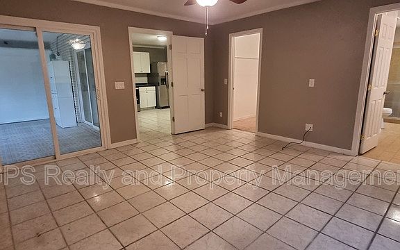 5th image of 2310 Howland Blvd #C