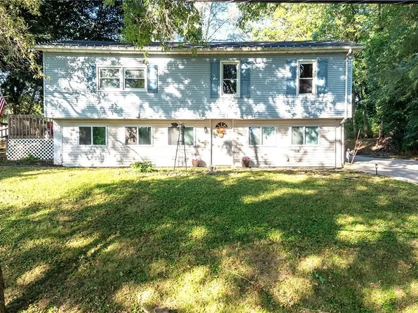 886 Shadybrook Dr, Akron, OH 44312
