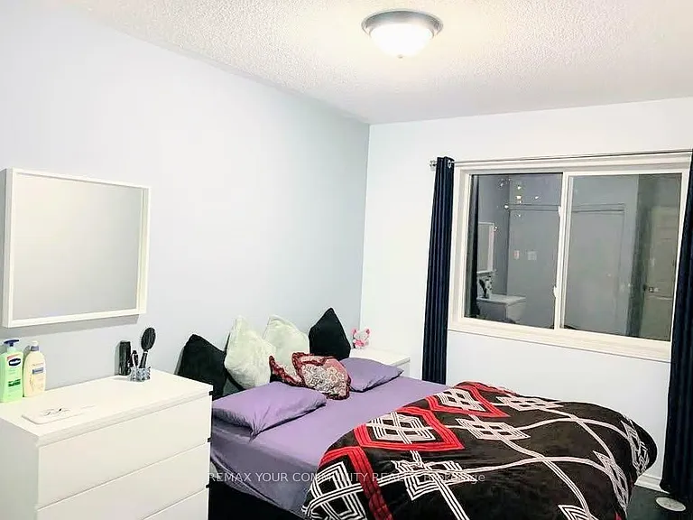 98 John Bell Cres — Photo 6
