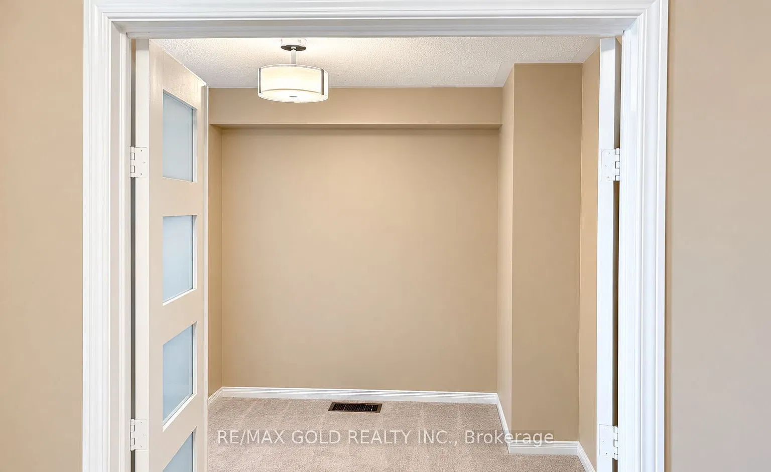 4 bed, $3,400 — Photo 4