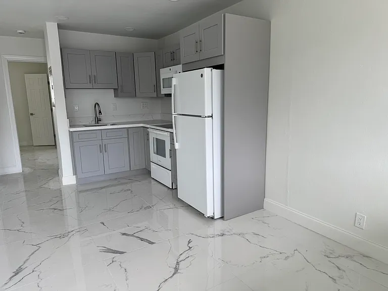 1814 E Oakland Park Blvd #50 — Photo 10