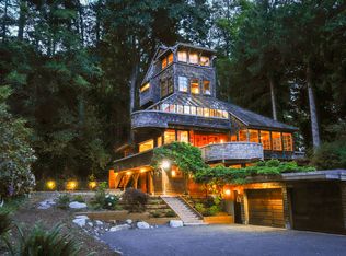 3187 Point White Dr NE, Bainbridge Island, WA 98110