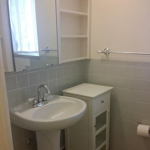 2nd image of 985 N Corona St APT 104