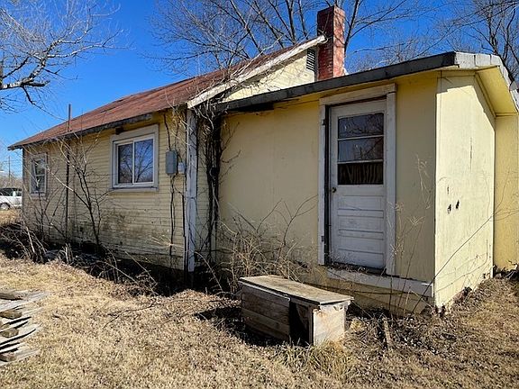 3rd image of 1008 Shelby Ave