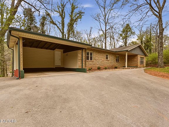 4th image of 2917 Barber Hill Ln