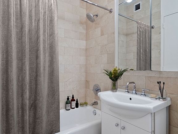 5th image of 63 Wall St APT 2210