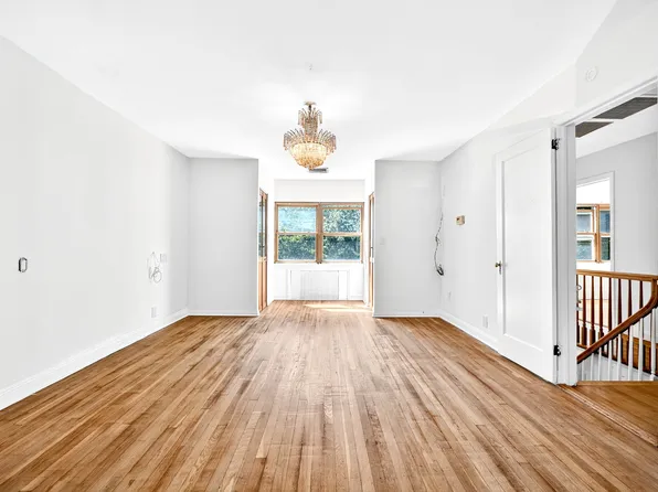 6015 Independence Avenue image 43 of 85