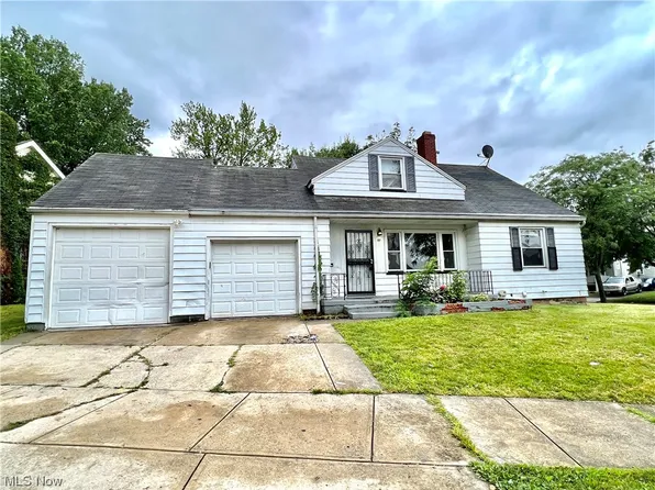 912 Whitby Rd, Cleveland, OH 44112