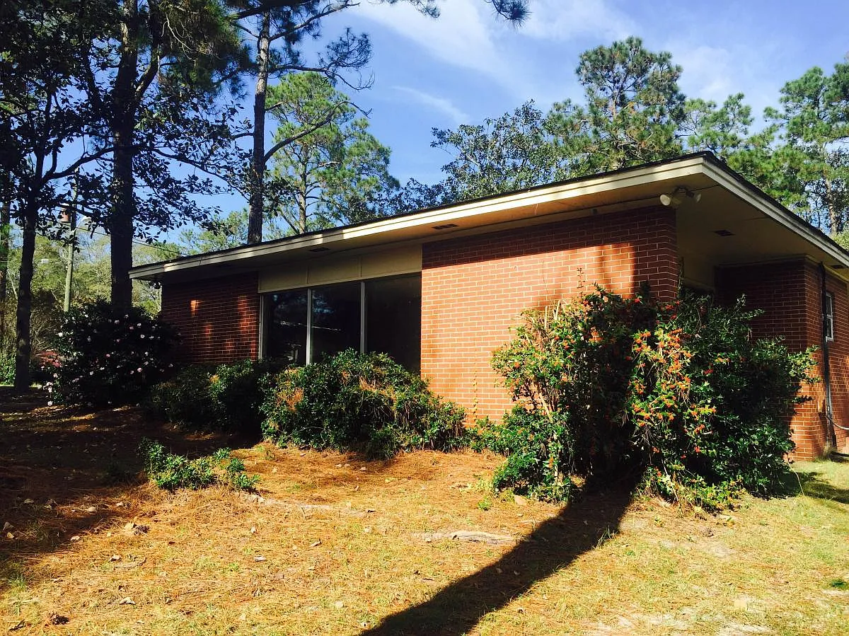 3 bed, 2370 sqft, $1,700 — Photo 3