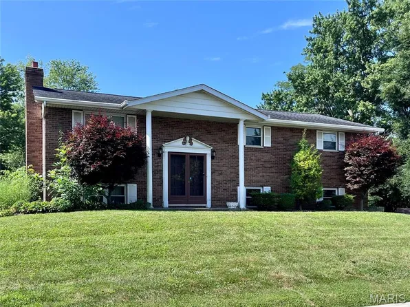 125 Lou Rosa Dr, Collinsville, IL 62234