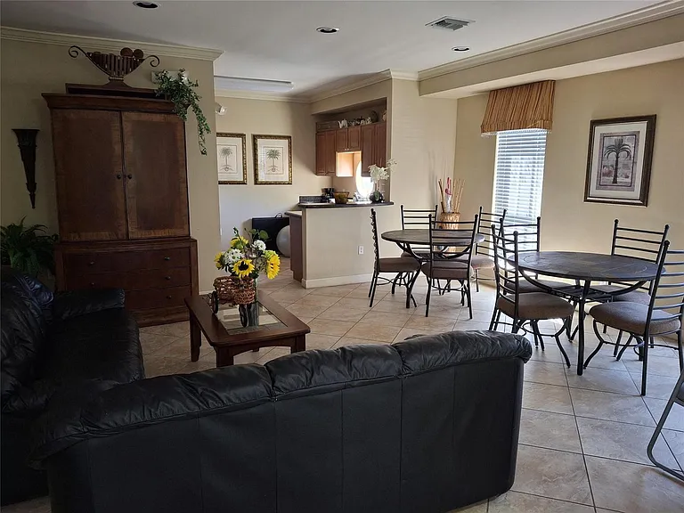 899 Riverside Dr #613 — Photo 3
